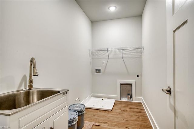 1216 Hitchens LN, Williamsburg, VA 23188