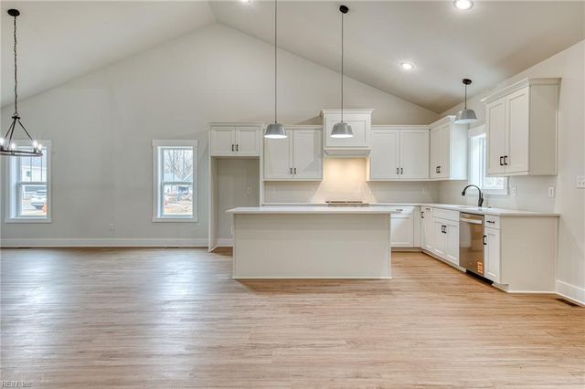 1216 Hitchens LN, Williamsburg, VA 23188