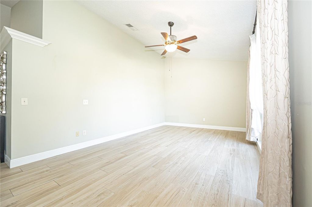 Image 13 of property listing at 12845 FORESTEDGE CIRCLE, Orlando, FL 32828