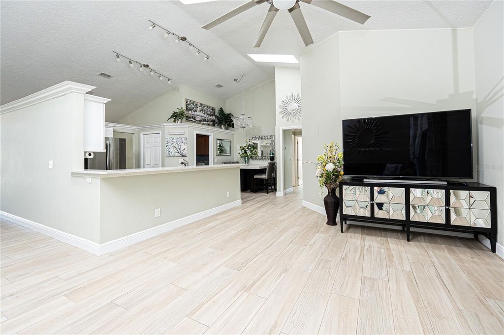 Image 15 of property listing at 12845 FORESTEDGE CIRCLE, Orlando, FL 32828
