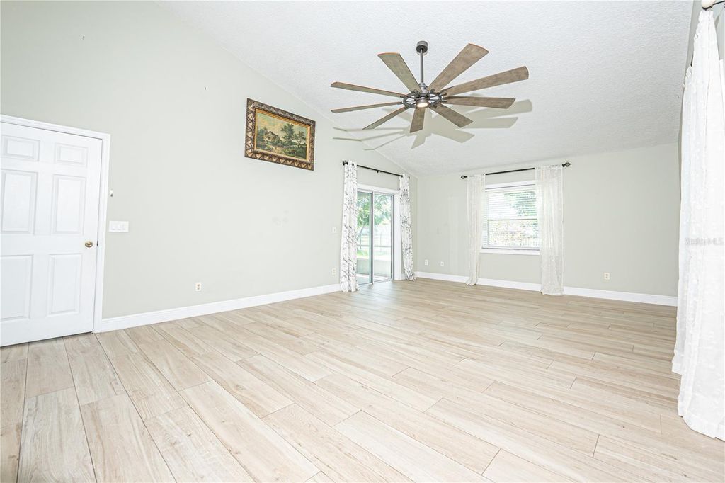 Image 20 of property listing at 12845 FORESTEDGE CIRCLE, Orlando, FL 32828