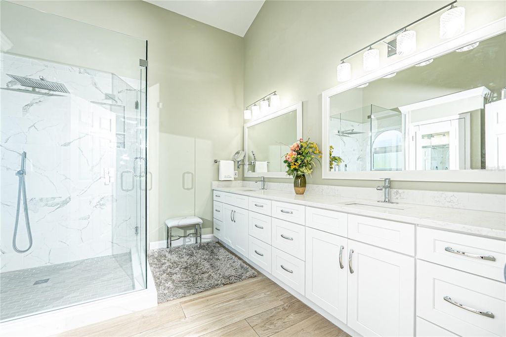 Image 22 of property listing at 12845 FORESTEDGE CIRCLE, Orlando, FL 32828