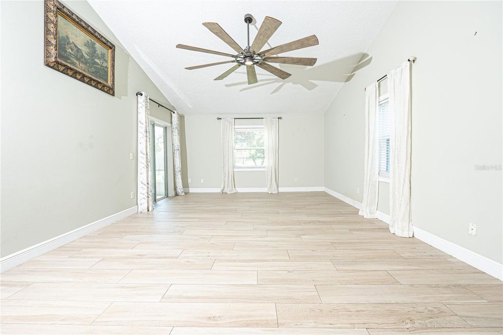 Image 5 of property listing at 12845 FORESTEDGE CIRCLE, Orlando, FL 32828