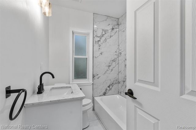 15460 Auburn Street, Detroit, MI 48223