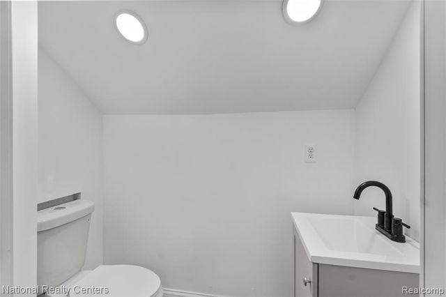 15460 Auburn Street, Detroit, MI 48223