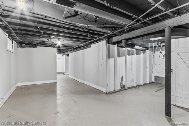 15460 Auburn Street, Detroit, MI 48223