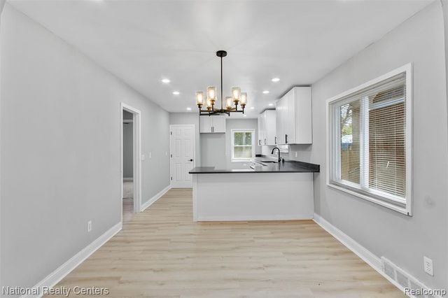 15460 Auburn Street, Detroit, MI 48223