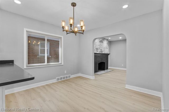 15460 Auburn Street, Detroit, MI 48223