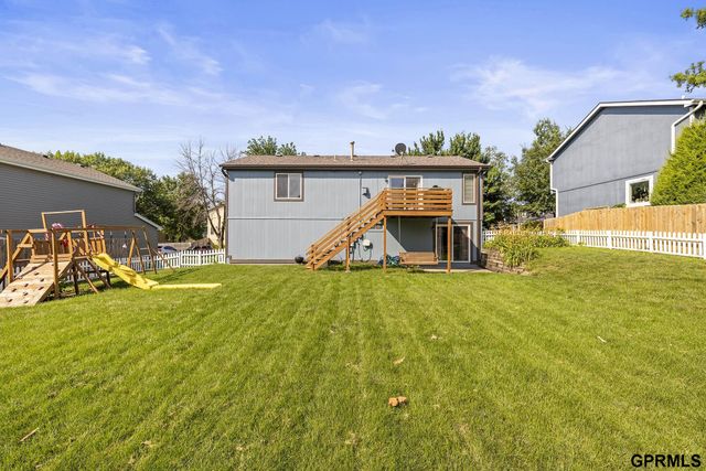 205 Sea Pines Drive, Papillion, NE 68133