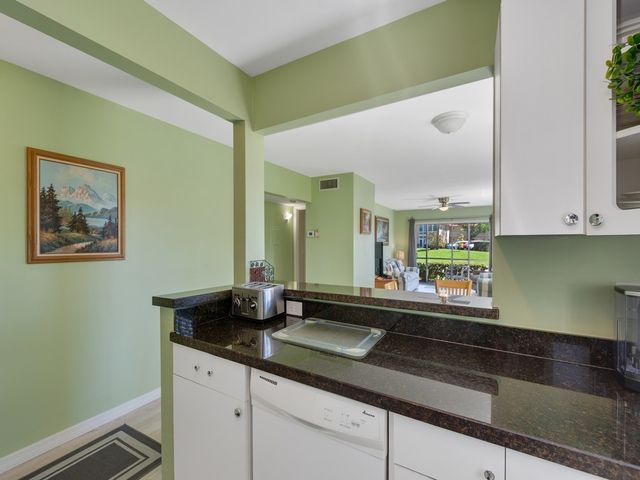 95 Spring Lake Drive SW 101, Vero Beach, FL 32962