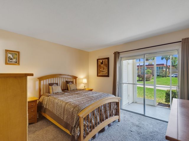 95 Spring Lake Drive SW 101, Vero Beach, FL 32962