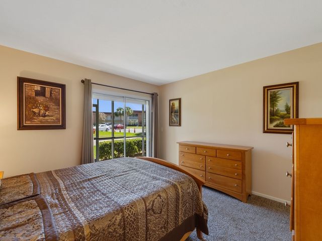 95 Spring Lake Drive SW 101, Vero Beach, FL 32962