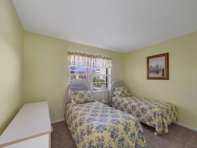 95 Spring Lake Drive SW 101, Vero Beach, FL 32962