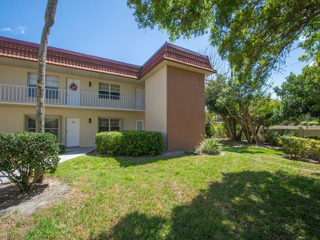 95 Spring Lake Drive SW 101, Vero Beach, FL 32962