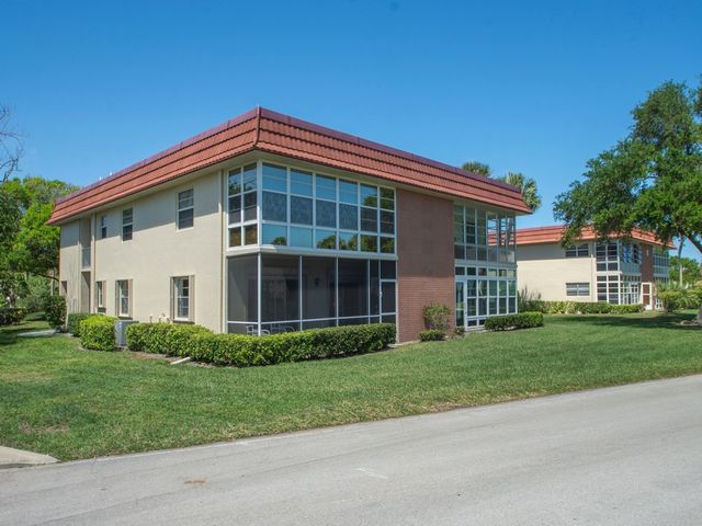 95 Spring Lake Drive SW 101, Vero Beach, FL 32962