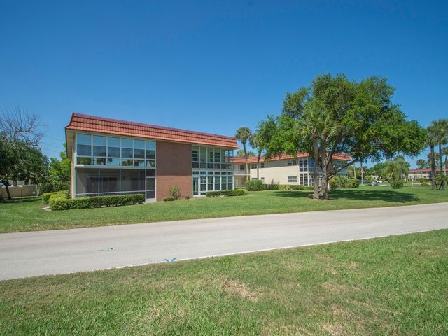 95 Spring Lake Drive SW 101, Vero Beach, FL 32962