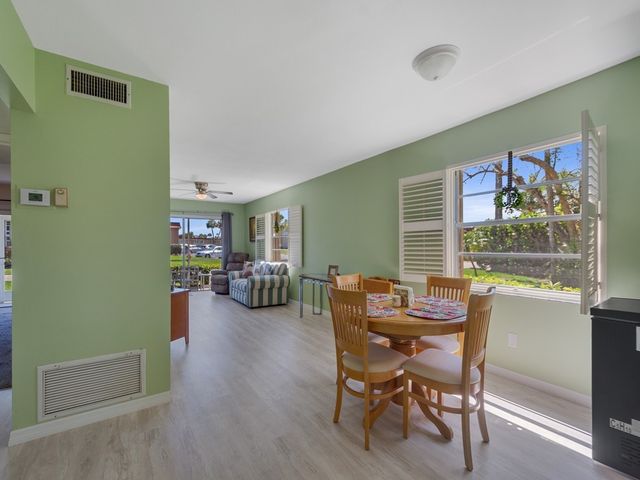 95 Spring Lake Drive SW 101, Vero Beach, FL 32962