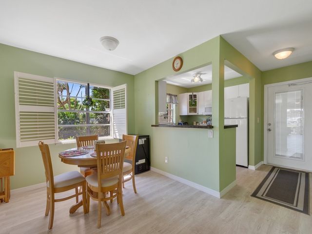 95 Spring Lake Drive SW 101, Vero Beach, FL 32962