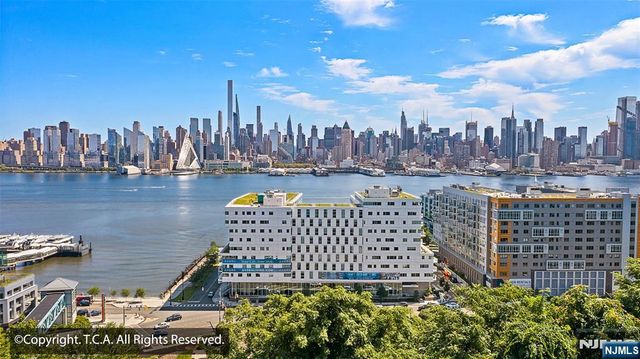 800 Ave At Port Imperial 318, Weehawken, NJ 07086