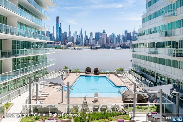 800 Ave At Port Imperial 318, Weehawken, NJ 07086