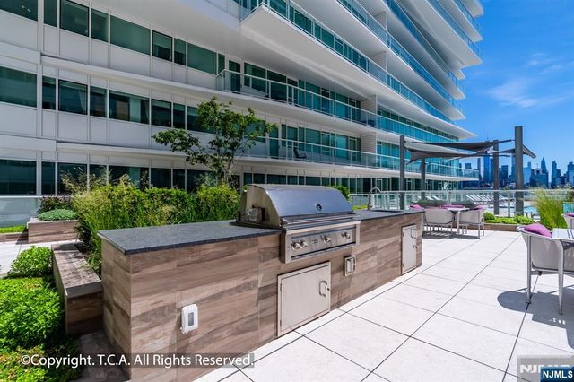 800 Ave At Port Imperial 318, Weehawken, NJ 07086