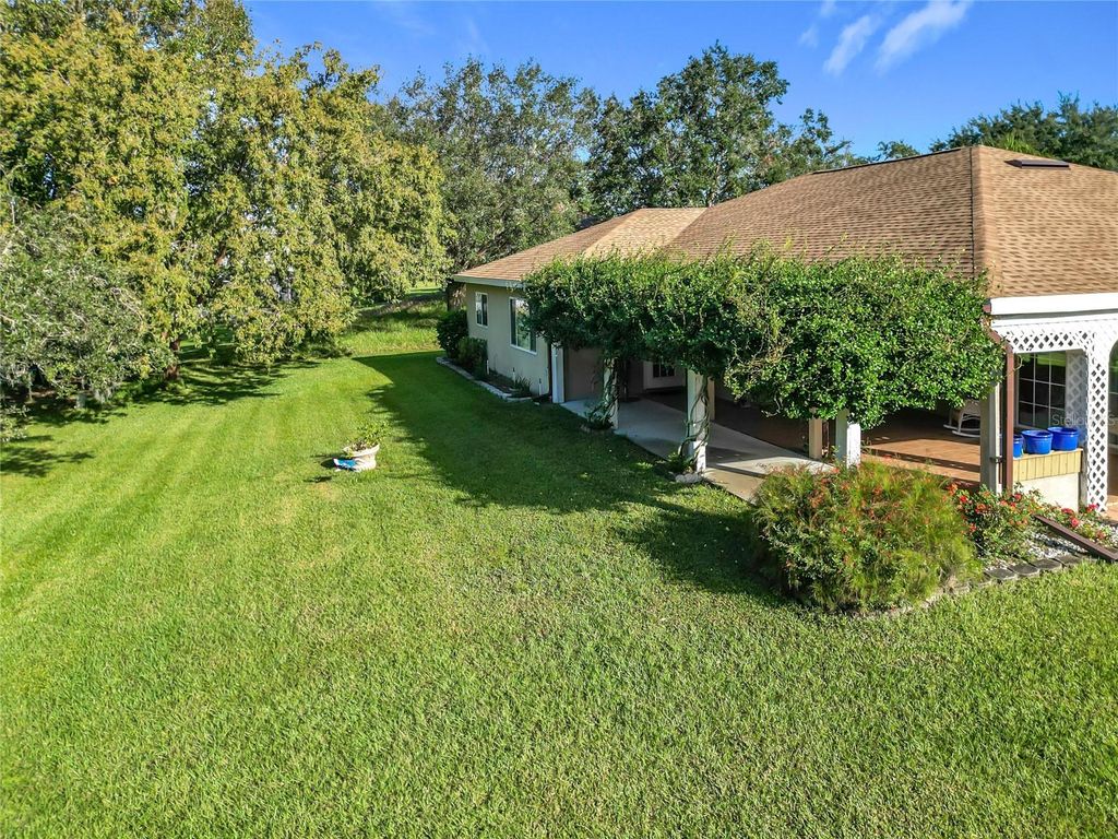 Image 23 of property listing at 13700 SE 90TH COURT, Summerfield, FL 34491