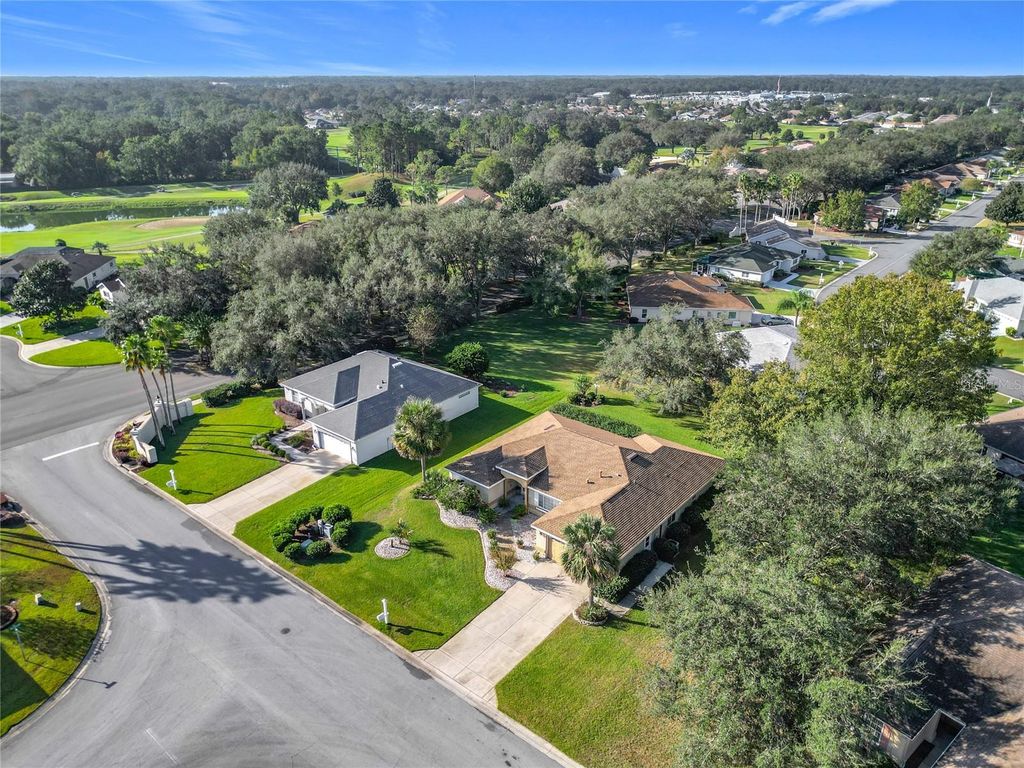 Image 28 of property listing at 13700 SE 90TH COURT, Summerfield, FL 34491