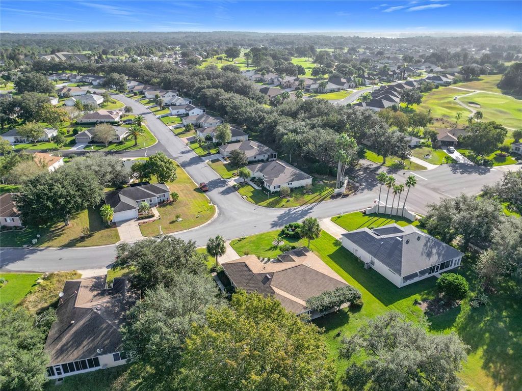 Image 31 of property listing at 13700 SE 90TH COURT, Summerfield, FL 34491