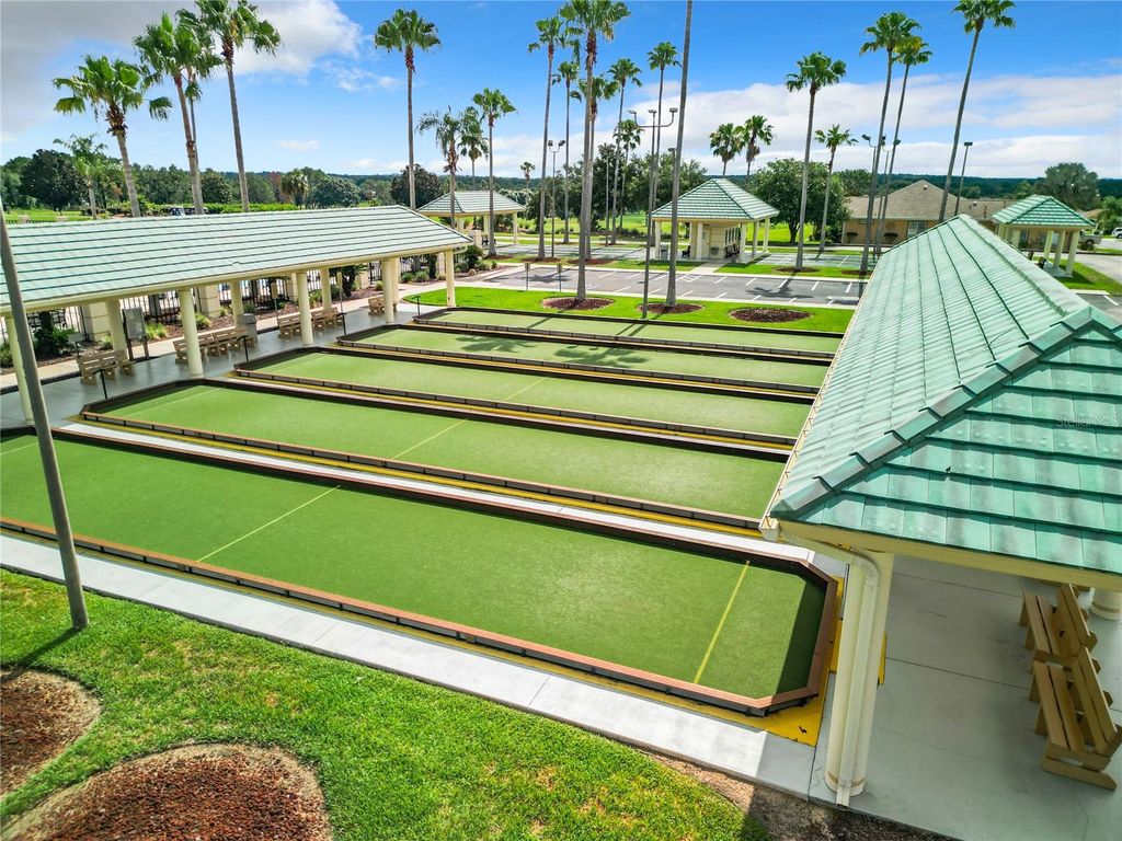 Image 36 of property listing at 13700 SE 90TH COURT, Summerfield, FL 34491