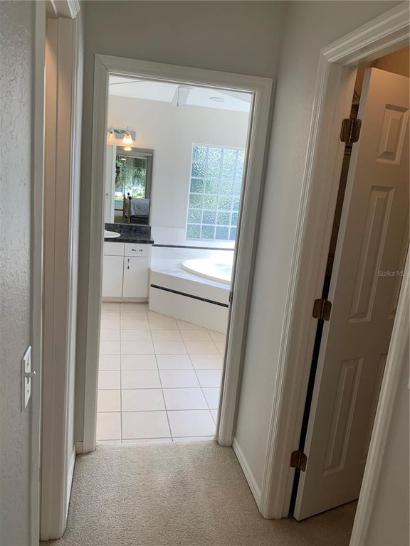 Image 9 of property listing at 13700 SE 90TH COURT, Summerfield, FL 34491