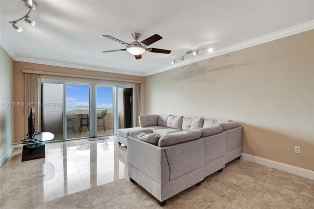 500 Bayview Dr PH20, Sunny Isles Beach, FL 33160