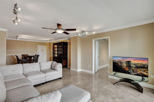 500 Bayview Dr PH20, Sunny Isles Beach, FL 33160