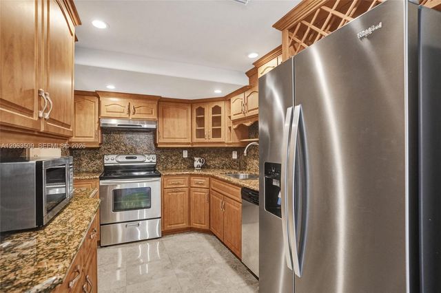500 Bayview Dr PH20, Sunny Isles Beach, FL 33160