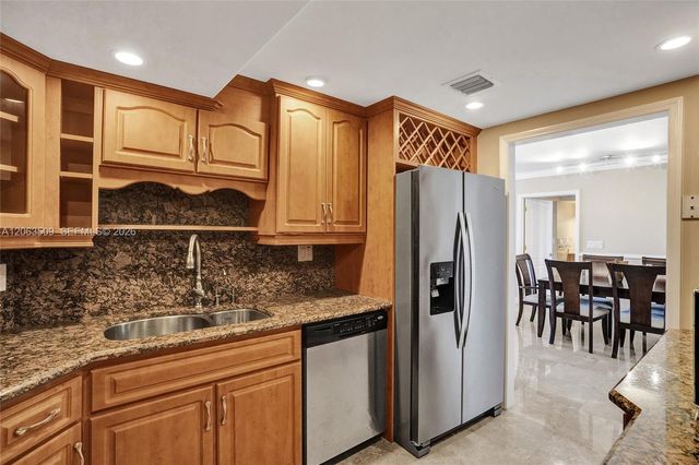 500 Bayview Dr PH20, Sunny Isles Beach, FL 33160