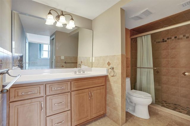 500 Bayview Dr PH20, Sunny Isles Beach, FL 33160