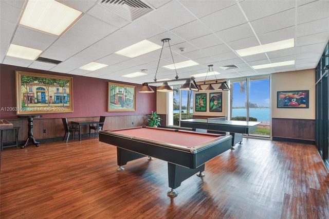 500 Bayview Dr PH20, Sunny Isles Beach, FL 33160