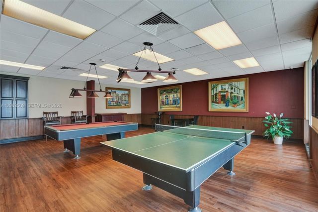 500 Bayview Dr PH20, Sunny Isles Beach, FL 33160