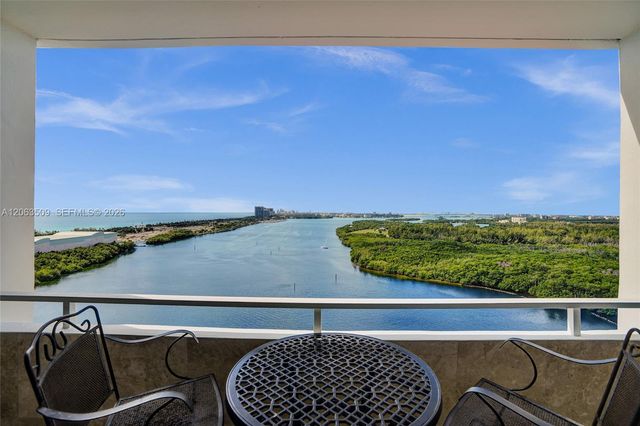 500 Bayview Dr PH20, Sunny Isles Beach, FL 33160