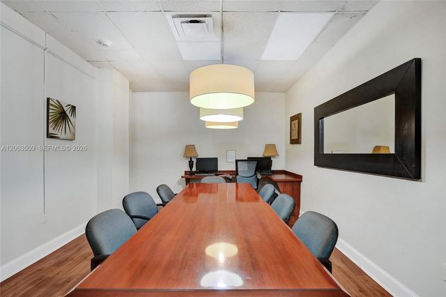 500 Bayview Dr PH20, Sunny Isles Beach, FL 33160