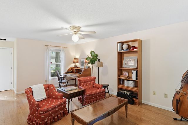 36 Manor Boulevard, Hanahan, SC 29410
