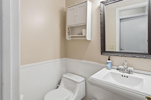 36 Manor Boulevard, Hanahan, SC 29410