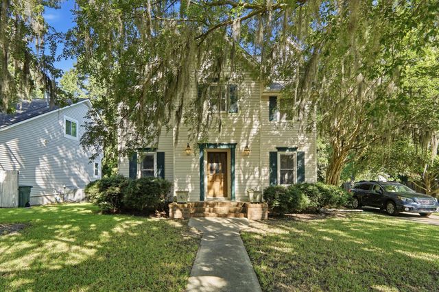 36 Manor Boulevard, Hanahan, SC 29410