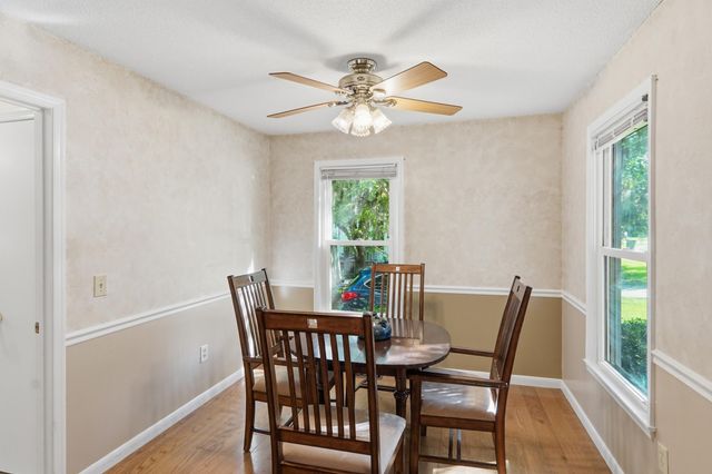 36 Manor Boulevard, Hanahan, SC 29410