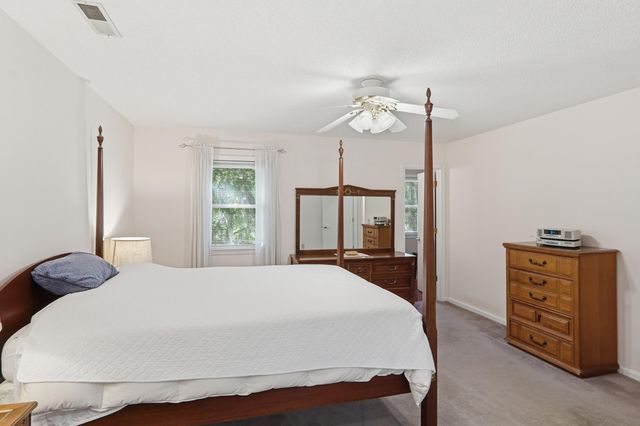 36 Manor Boulevard, Hanahan, SC 29410