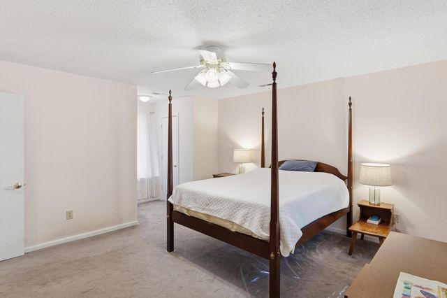 36 Manor Boulevard, Hanahan, SC 29410