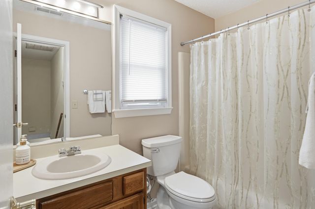 36 Manor Boulevard, Hanahan, SC 29410