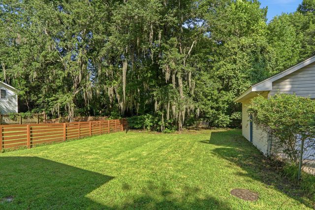 36 Manor Boulevard, Hanahan, SC 29410