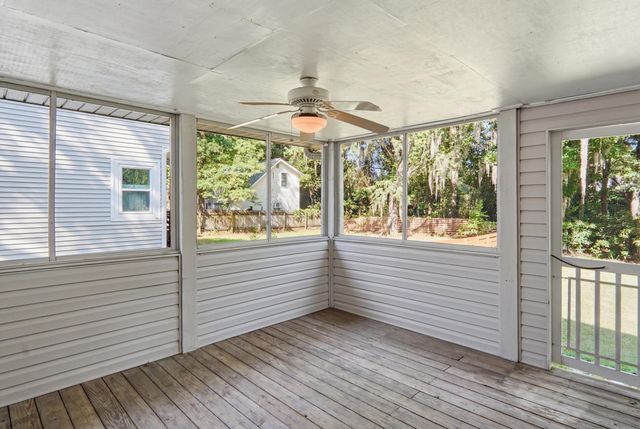 36 Manor Boulevard, Hanahan, SC 29410