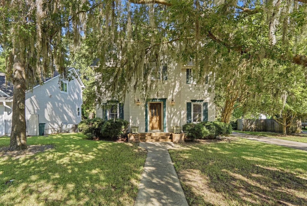 36 Manor Boulevard, Hanahan, SC 29410