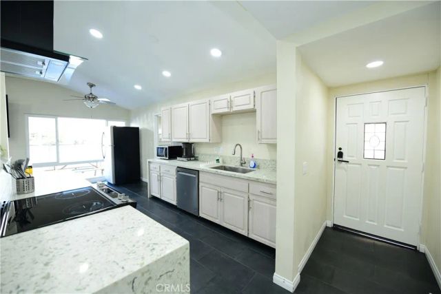 9452 Larrabee Avenue, San Diego, CA 92123